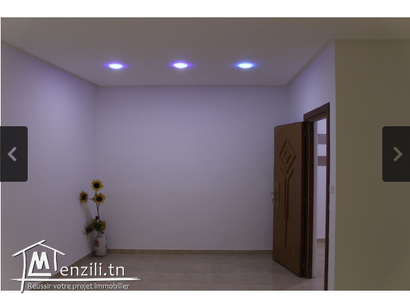 Bureaux et Cabinets au dessus d'une pharmcie (RC). 