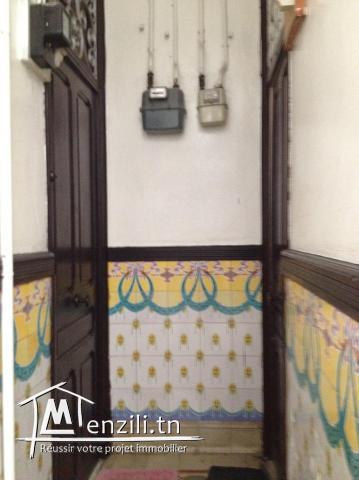 IMMEUBLE A BAB EL KHADRA A TUNIS. SE TROUVANT AU RUE DE SOUSSE PRES DE MECHTEL.