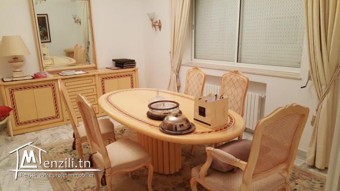 villa 1300m2 Chic et Moderne à La Soukra