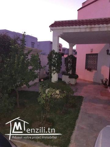 Villa Chic et Moderne à Cité Ennasr direct particulier