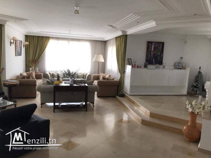 Villa Chic et Moderne à Cité Ennasr direct particulier