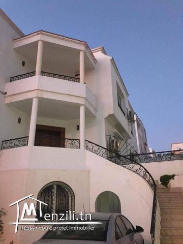 Villa Chic et Moderne à Cité Ennasr direct particulier