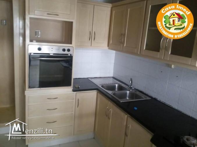 un superbe appartement S+2 en 1 ére étage à Résidence Elyess, La Soukra !!