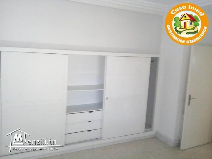 un superbe appartement S+2 en 1 ére étage à Résidence Elyess, La Soukra !!