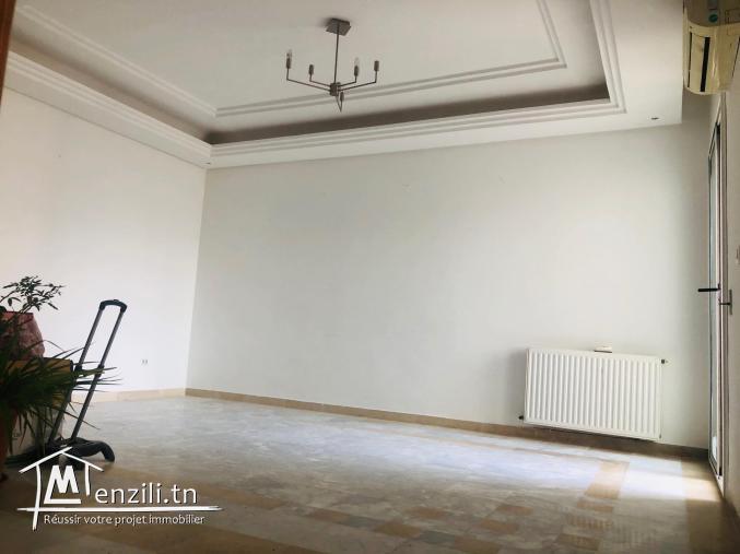 Joli appartement deux pièces et salon de 72 m²