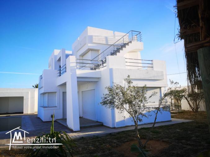 villa avec piscine V300