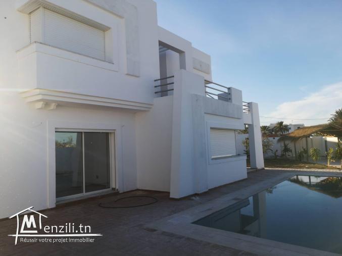 villa avec piscine V300