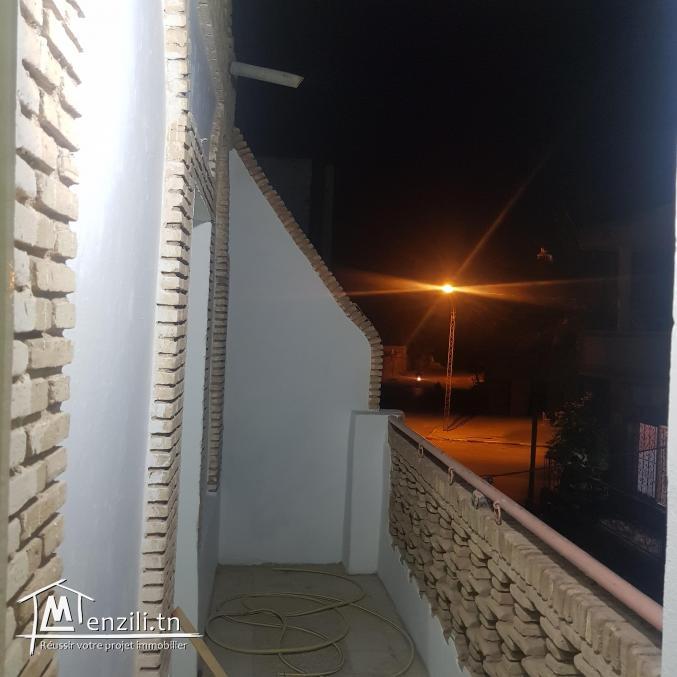 Studio vide à louer à l'année