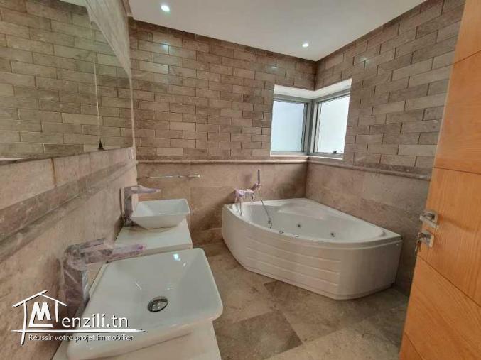 Une villa moderne et spacieuse à Hammamet Nord