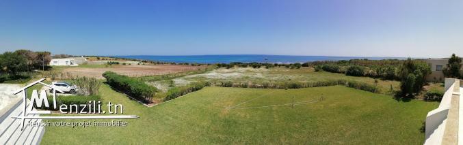 Villa Pieds dans l'eau sur terrain 6000 m2