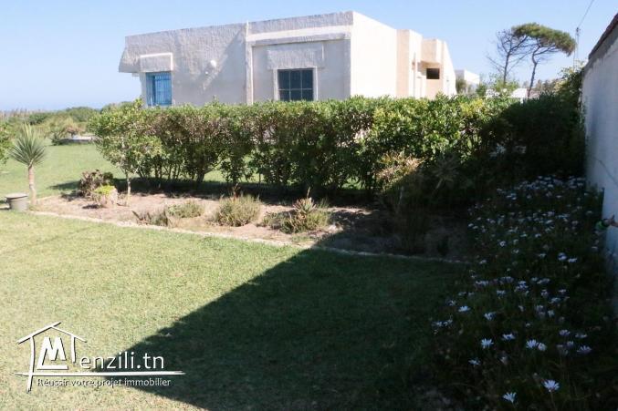 Villa Pieds dans l'eau sur terrain 6000 m2