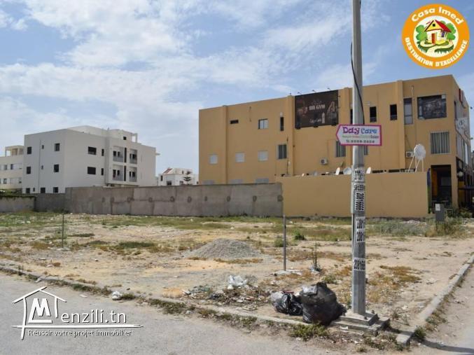 un terrain à l'aouina de 1793 m2