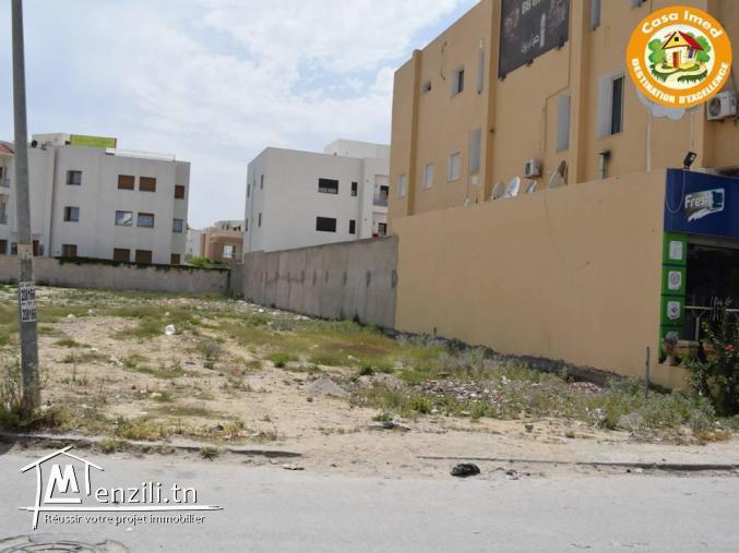 un terrain à l'aouina de 1793 m2