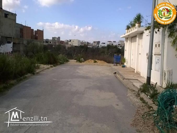 un terrain de 154 m2