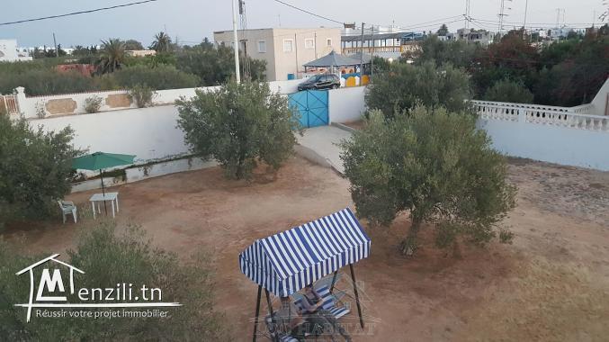 L17: LOCATION ANNUELLE ET SAISONNIERE D’UNE VILLA S+3  A AGUIR