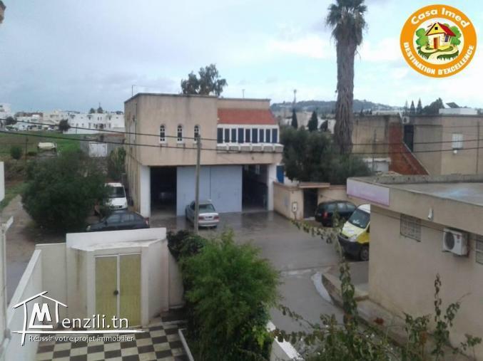 beau terrain de 260 m2