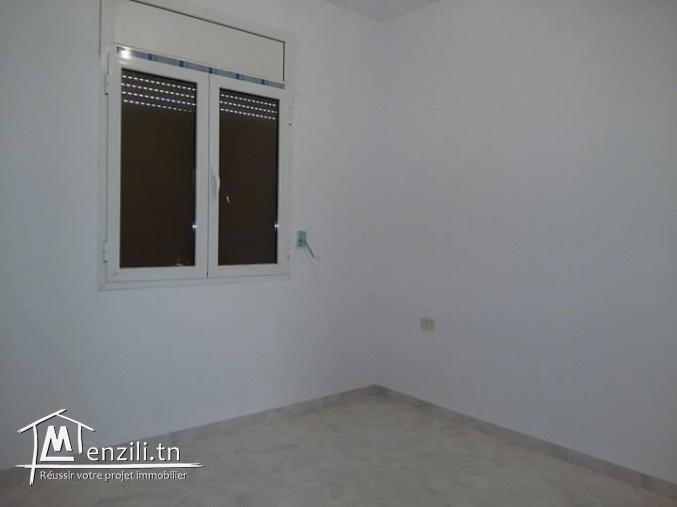 Réf2024: Immeuble de 3 appartements à Cité Saha Bizerte