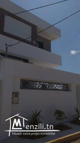 belle villa de 327.5 m2