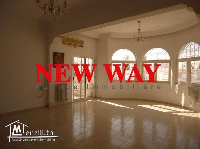 LOCATION: Etage de villa (s+2) à bouhsina prés de l'école française