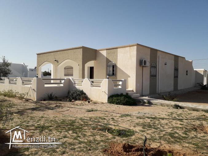 A vendre une spacieuse villa à coté de la mer Djerba