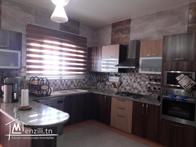 A vendre une spacieuse villa à coté de la mer Djerba