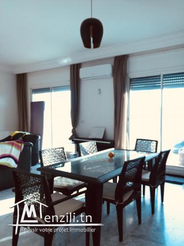 A louer un penthouse meublé avec terrasse panoramique au Lac 2