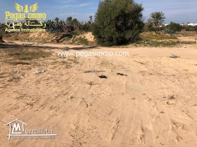 A vendre un terrain zone urbaine avec permis de construction