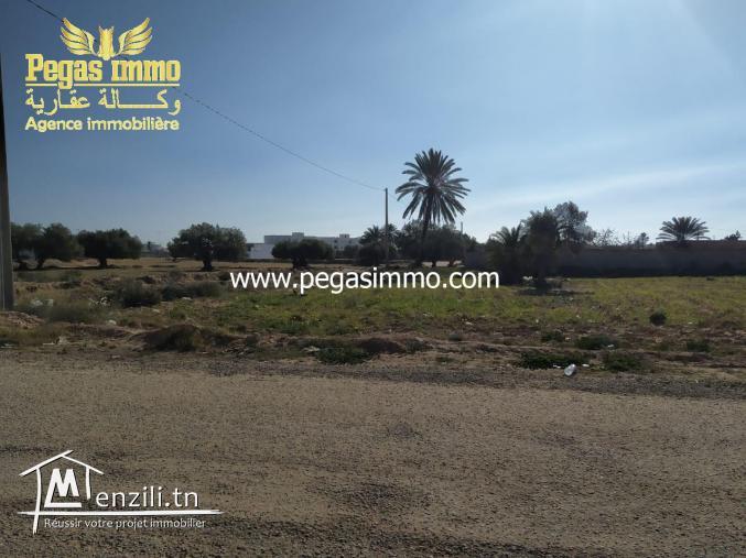 A vendre un terrain avec titre foncier prés de la zone touristique Djerba