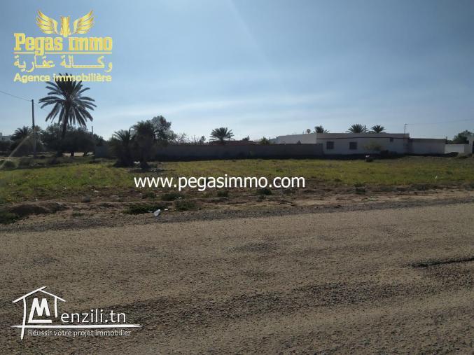 A vendre un terrain avec titre foncier prés de la zone touristique Djerba