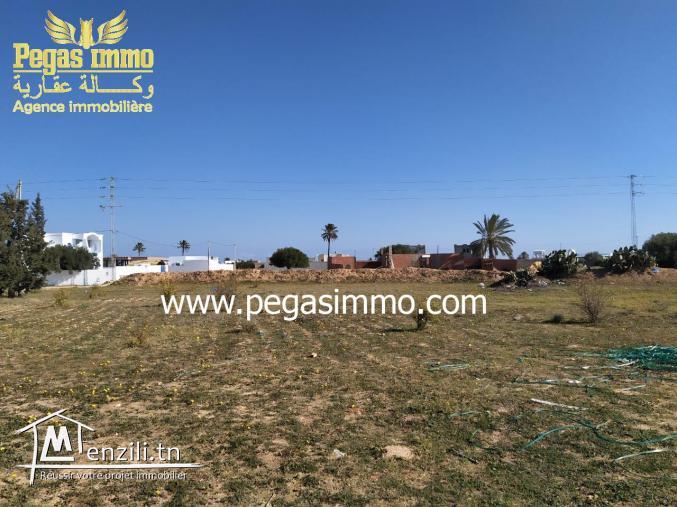 A vendre un terrain prés de Bourgo Mall Géant Djerba