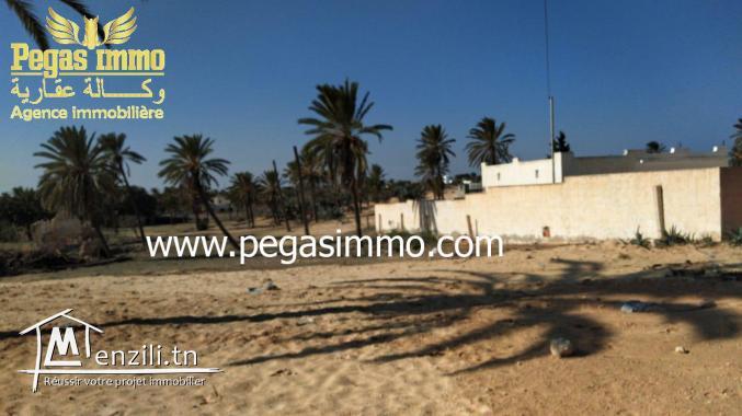 A vendre un terrain prés de la zone touristique avec permis de construction