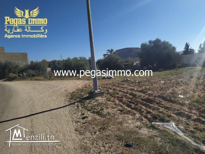 A vendre un terrain d’une superficie de 1480 m²