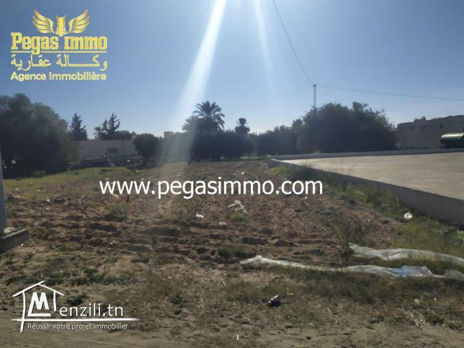 A vendre un terrain d’une superficie de 1480 m²