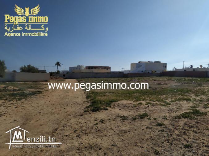 A vendre un lot de 1000 m² avec permis de construction/zone urbaine