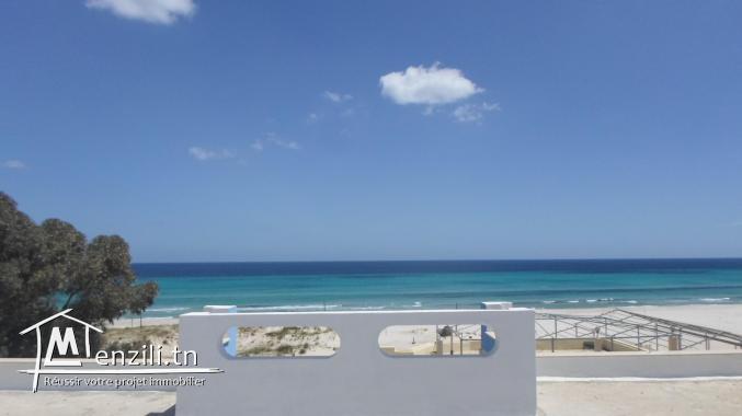 résidence pied dans l'eau à plage hammame ghzeze