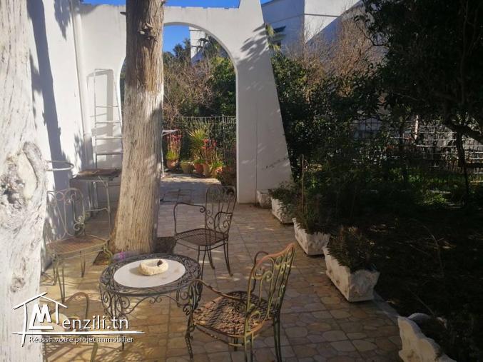 Réf 5194: Une vaste villa richement meublée, corniche