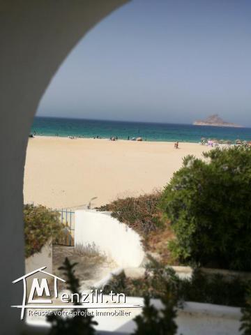 Réf 5185: une Belle Villa pied dans l'eau Rafraf, Bizerte