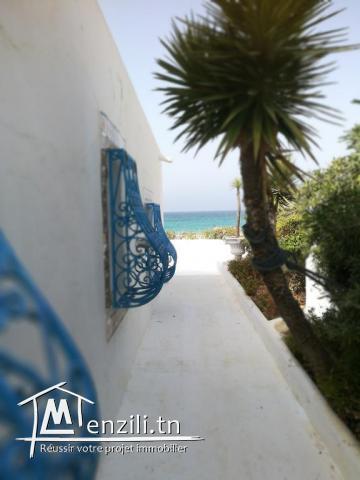 Réf 5185: une Belle Villa pied dans l'eau Rafraf, Bizerte