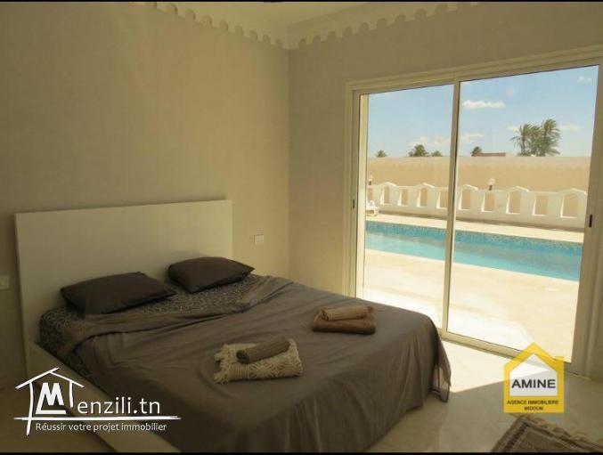 Très belle villa de Haut standing à Djerba Midoun à coté de la mer Tezdaine