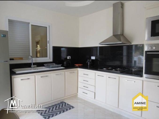 Très belle villa de Haut standing à Djerba Midoun à coté de la mer Tezdaine