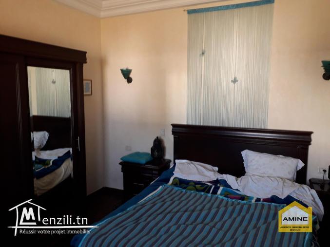 A vendre une belle villa +piscine, titre bleu zone urbaine à Djerba Midoun