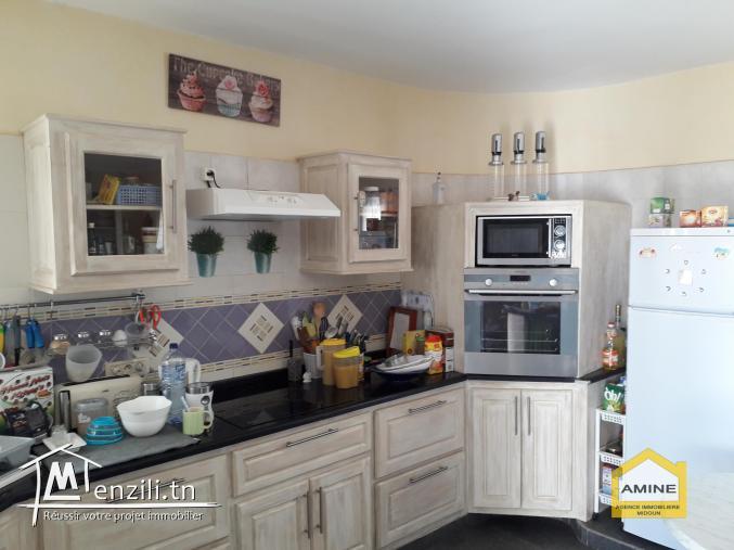 A vendre une belle villa +piscine, titre bleu zone urbaine à Djerba Midoun