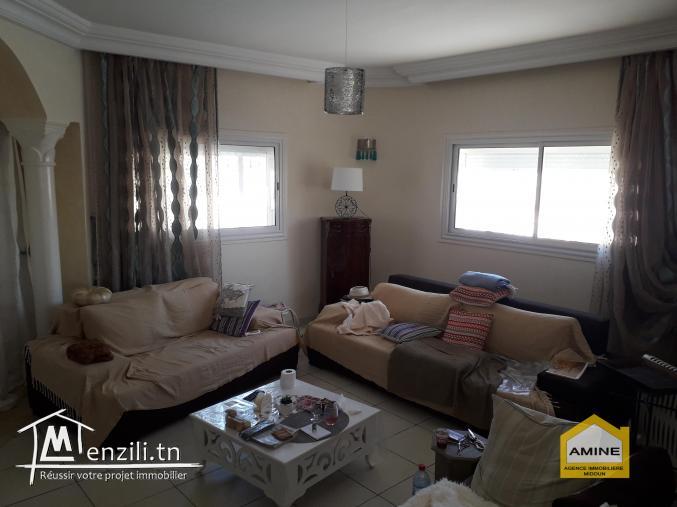 A vendre une belle villa +piscine, titre bleu zone urbaine à Djerba Midoun