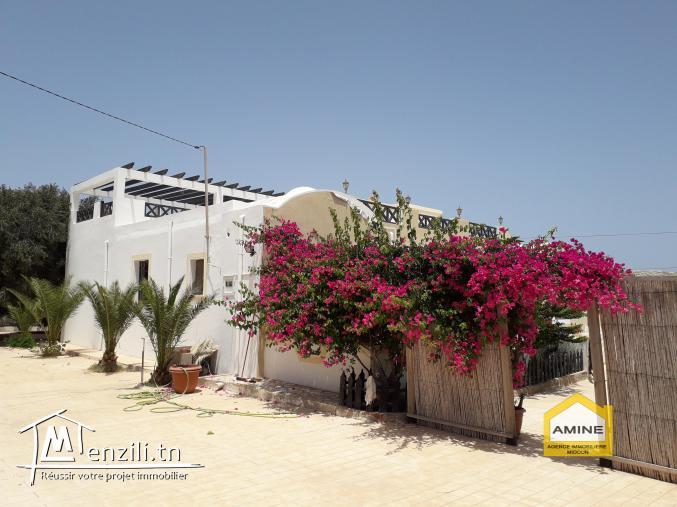 Une Splendide villa_Houch avec piscine + studio à Djerba Midoun à coté de la mer