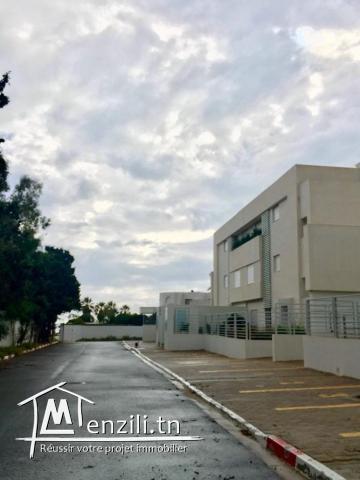 Appartement coquet 200m² en rez-de-jardin