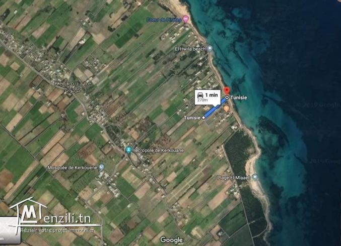 un terrain 300 m de la plage