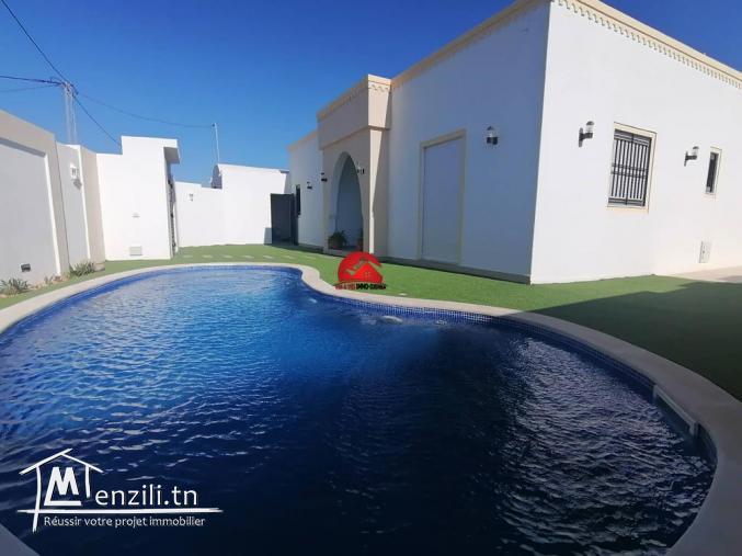 VENTE VILLA AVEC PISCINE A HOUMT SOUK DJERBA