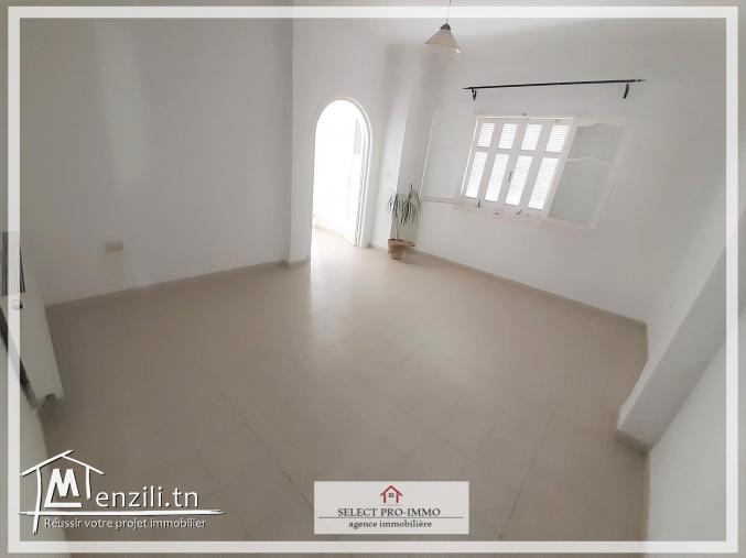 A louer étage de villa S+4 à Néapolis Nabeul - KK161