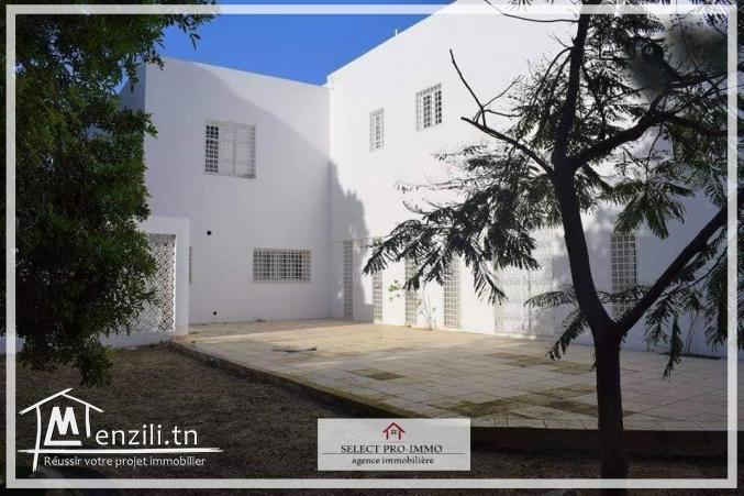 A louer villa S+4 à Sidi Mahrsi Nabeul - AA149