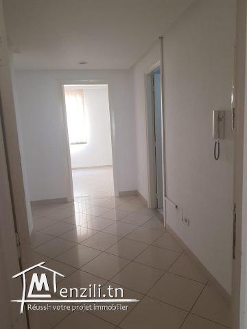 A louer bureau au Rez de chaussée aux Berges du lac